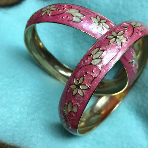 Pretty pair of cloisonné bangles. - Picture 2 of 3